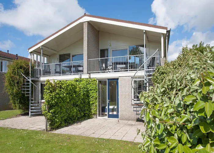 Spacious House With Dishwasher, Beach At Walking Distance